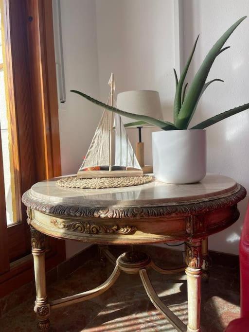 Cal Salmare Seafront Apartment With Rooftop Terrace And Pool Calafell Eksteriør billede