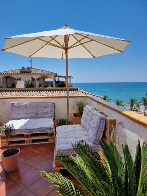 Cal Salmare Seafront Apartment With Rooftop Terrace And Pool Calafell Eksteriør billede