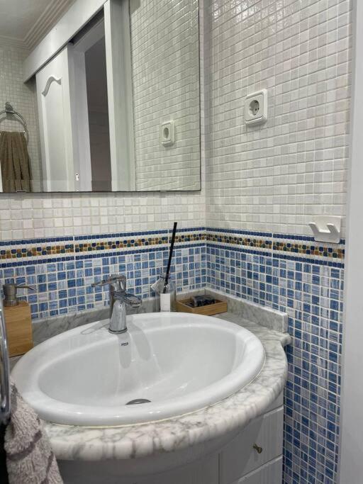 Cal Salmare Seafront Apartment With Rooftop Terrace And Pool Calafell Eksteriør billede