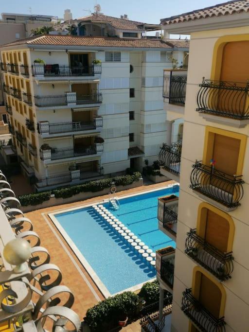 Cal Salmare Seafront Apartment With Rooftop Terrace And Pool Calafell Eksteriør billede