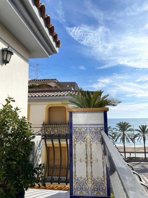 Cal Salmare Seafront Apartment With Rooftop Terrace And Pool Calafell Eksteriør billede