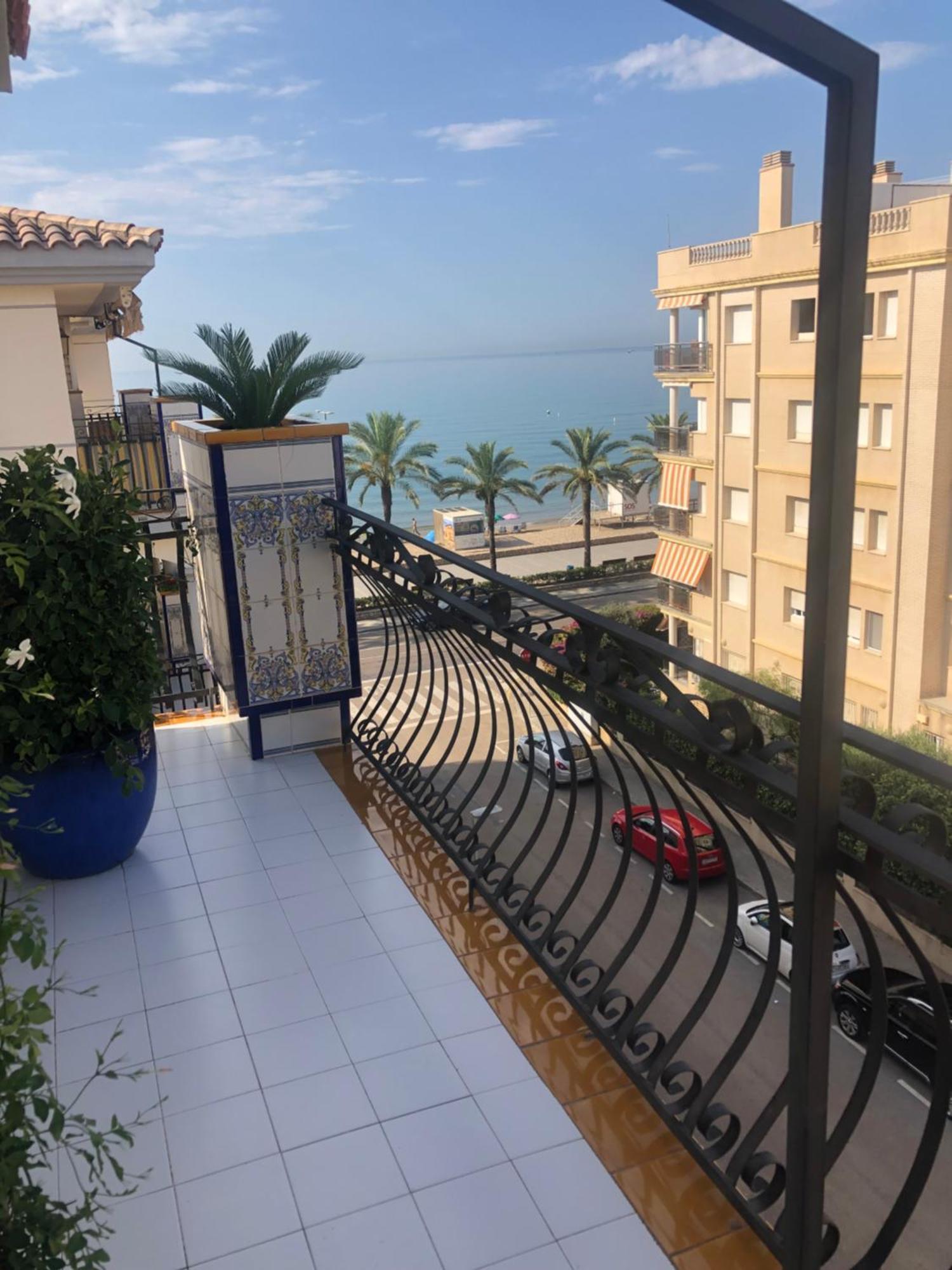 Cal Salmare Seafront Apartment With Rooftop Terrace And Pool Calafell Eksteriør billede
